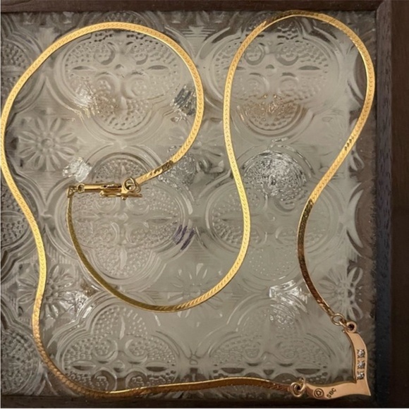 14kt solid yellow gold diamond herringbone chain necklace with box clasp closure - Picture 3 of 9